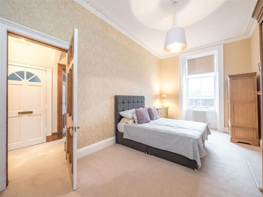 Beautiful & Bright 2 Bed Flat Murrayfield Edynburg Zewnętrze zdjęcie
